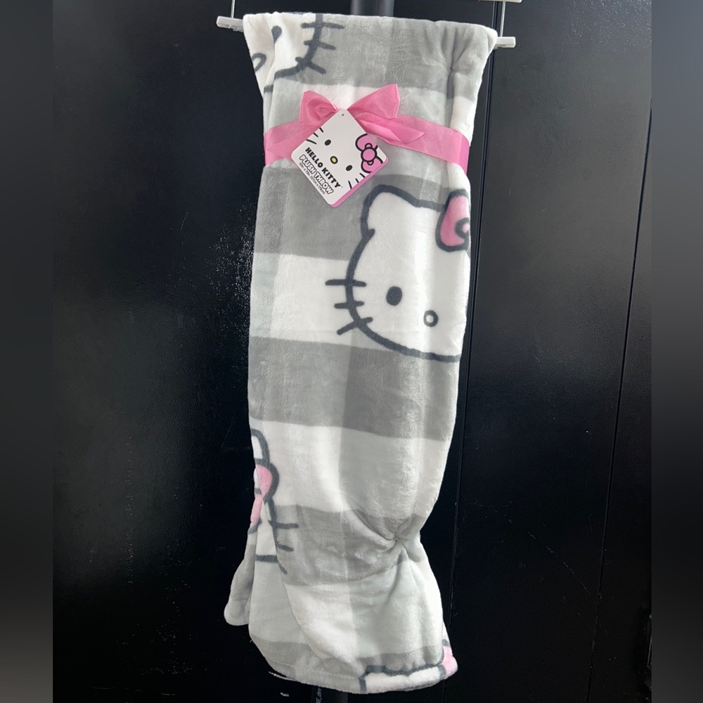 Sanrio Hello Kitty Gray Pink Buffalo Plaid 50x70" Throw Blanket Viral TikTok